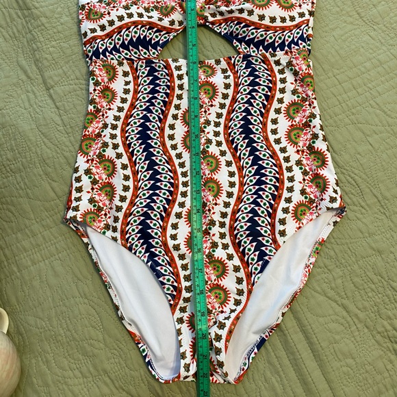 NWT Cupshe one piece halter cutout swimsuit - Picture 2 of 8